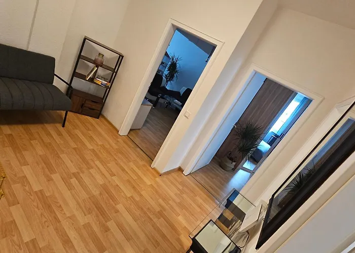 City Center Comfort - Cozy, Fully Equipped 3-Room Apartment Near Main Station