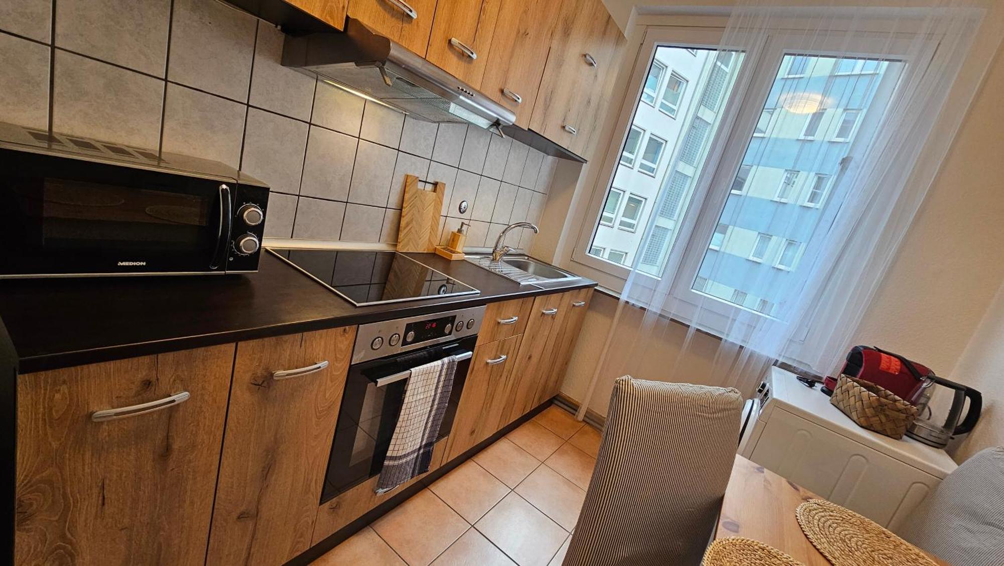Center Comfort - Cozy, Fully Equipped 3-room Near Main Station Apartment Wuppertal