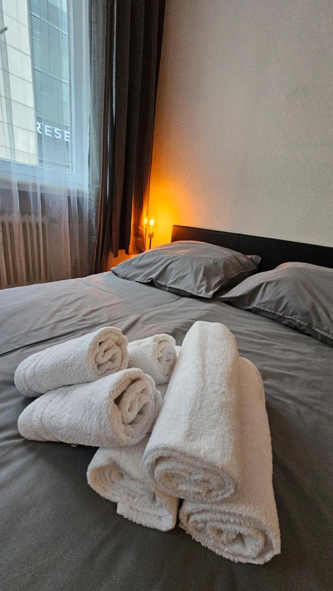 Center Comfort - Cozy, Fully Equipped 3-room Near Main Station * Wuppertal