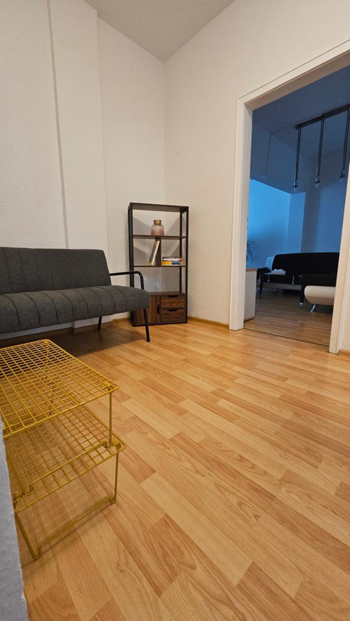 Center Comfort - Cozy, Fully Equipped 3-room Near Main Station Apartment Wuppertal