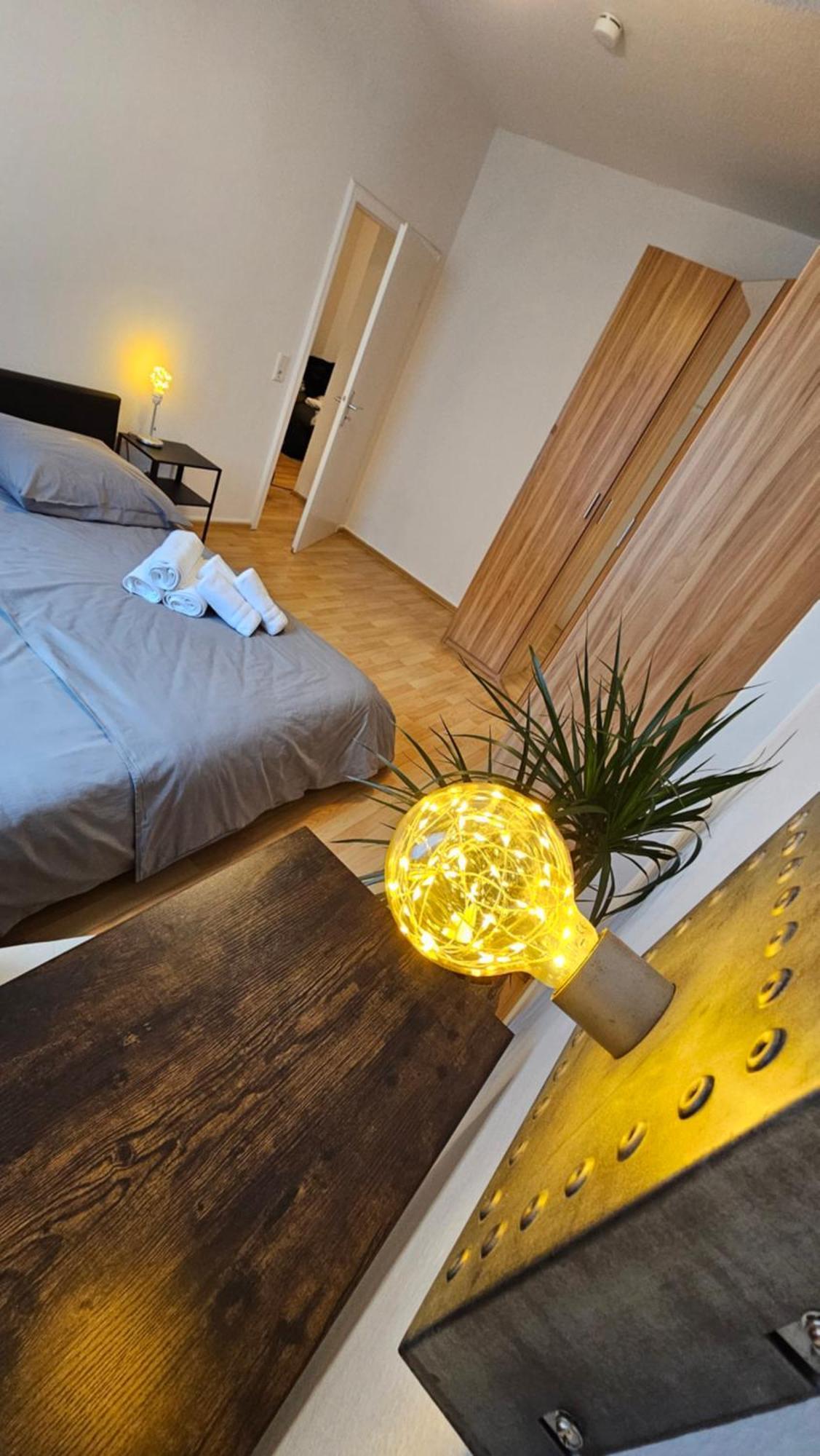 Center Comfort - Cozy, Fully Equipped 3-room Near Main Station Wuppertal